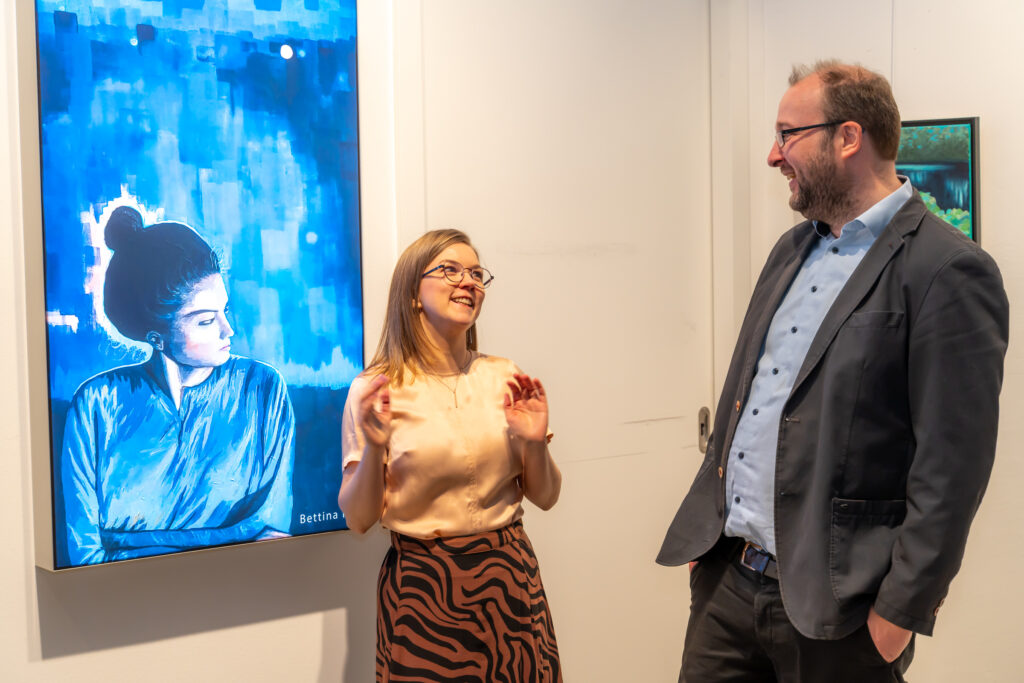 Vernissage "UNterschätze Perspektiven" 2026...mit Lucas Ludewig.Foto: Jürgen Naß (https://www.besterblick.info/)